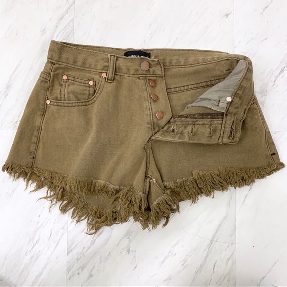 Mustard Seed- Light Brown Button Cut Off Shorts SJ - Picture 2 of 7